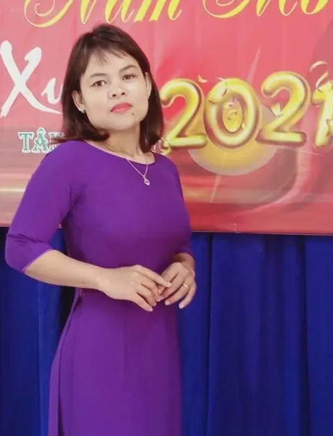 Cô giáo Zơ Râm Thi Thu 