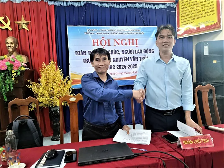 Hội nghị viên chức, người lao động 